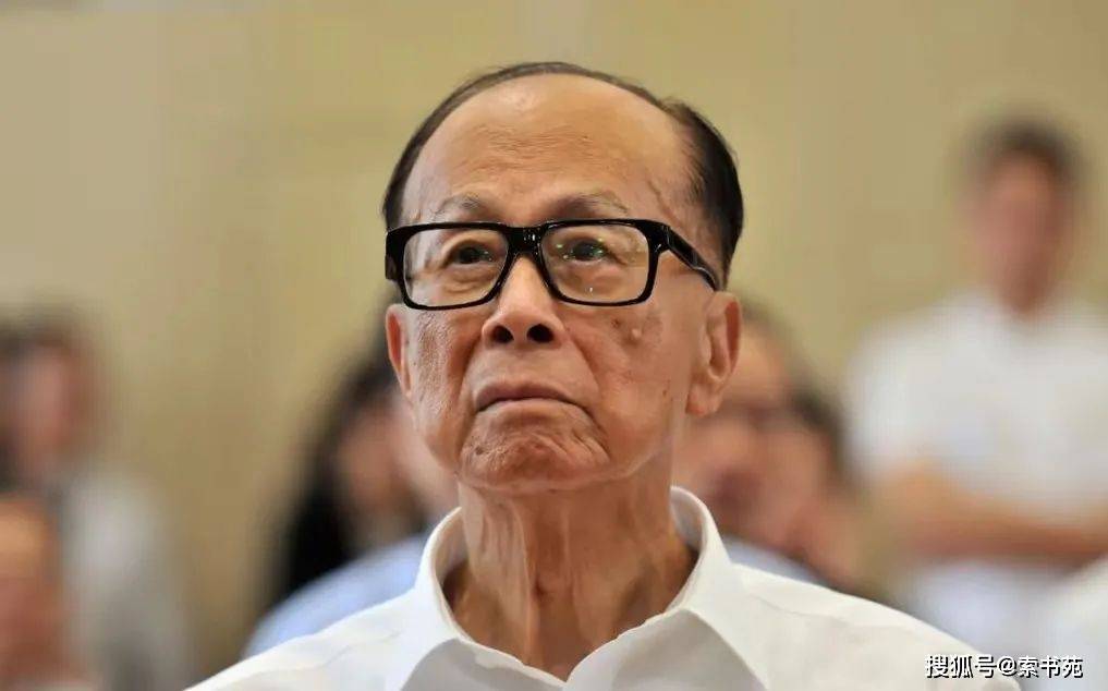 深夜突发！官网点名李嘉诚，一场震动全球的资本交易暗藏三个玄机