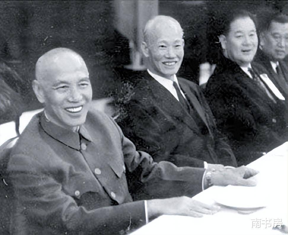 老蒋一年的收入，按照购买力换算成人民币，是多少钱？