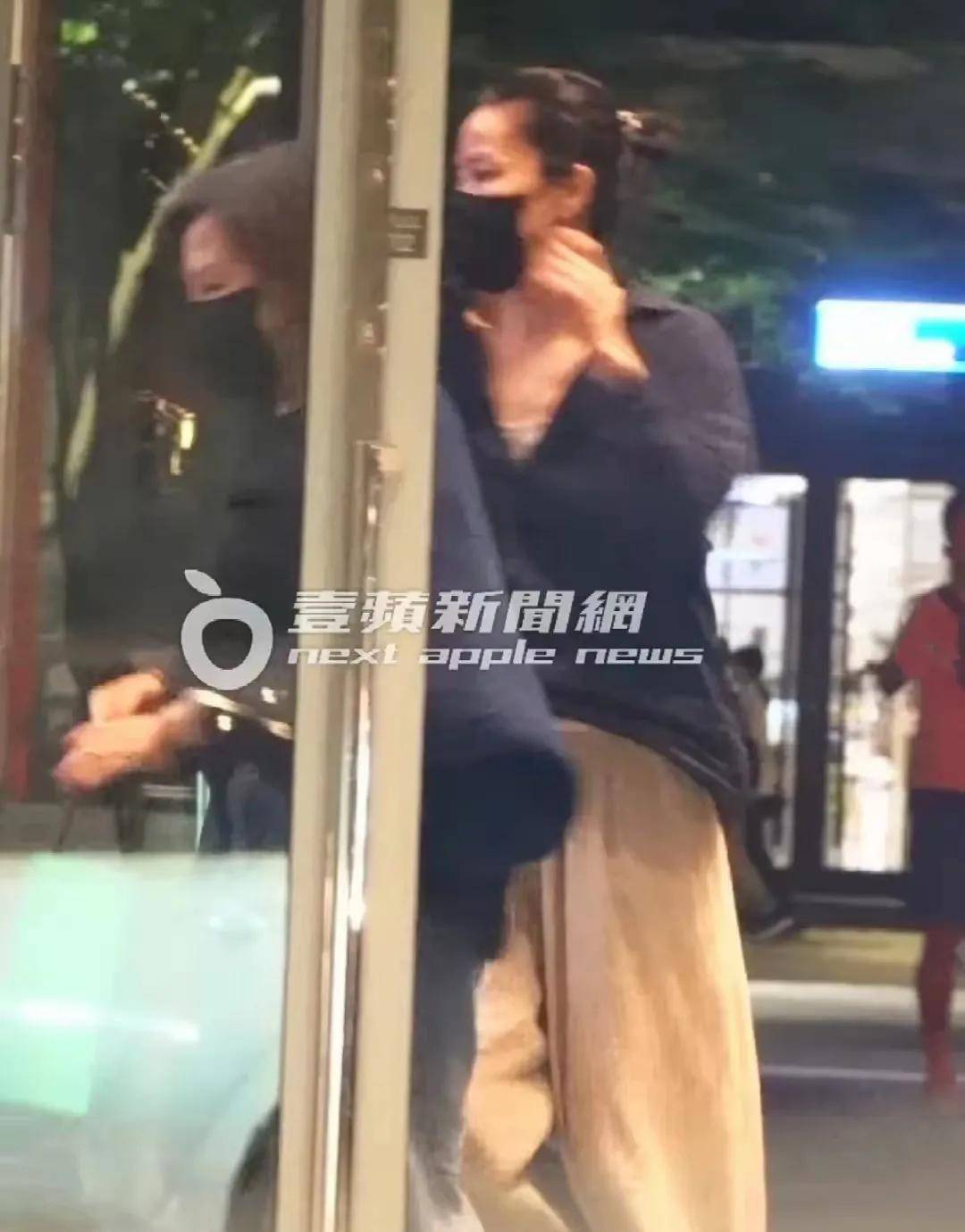 王菲台北神秘现身，与宽姐密会，背后的秘密交易还是纯粹闺蜜情深